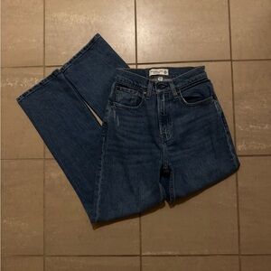 Abercrombie & Fitch Curve Love Ultra High-Rise 90’s Straight Leg Jeans 23/000XS